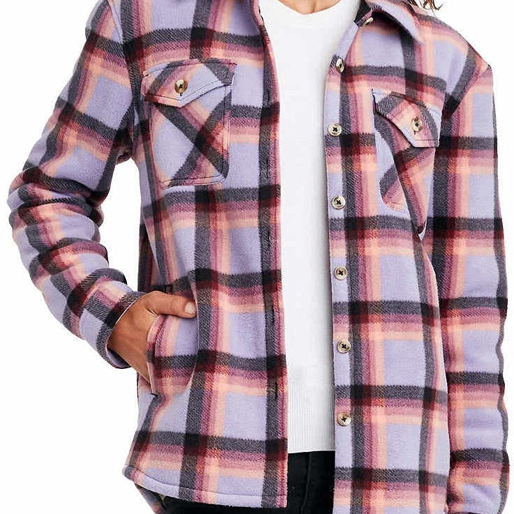 The jacket has lightness and warmth from SAGE SHIRT JACKET