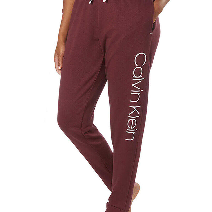 بنطلون رياضي مريح من Calvin Klein